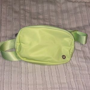 Lululemon everywhere belt bag